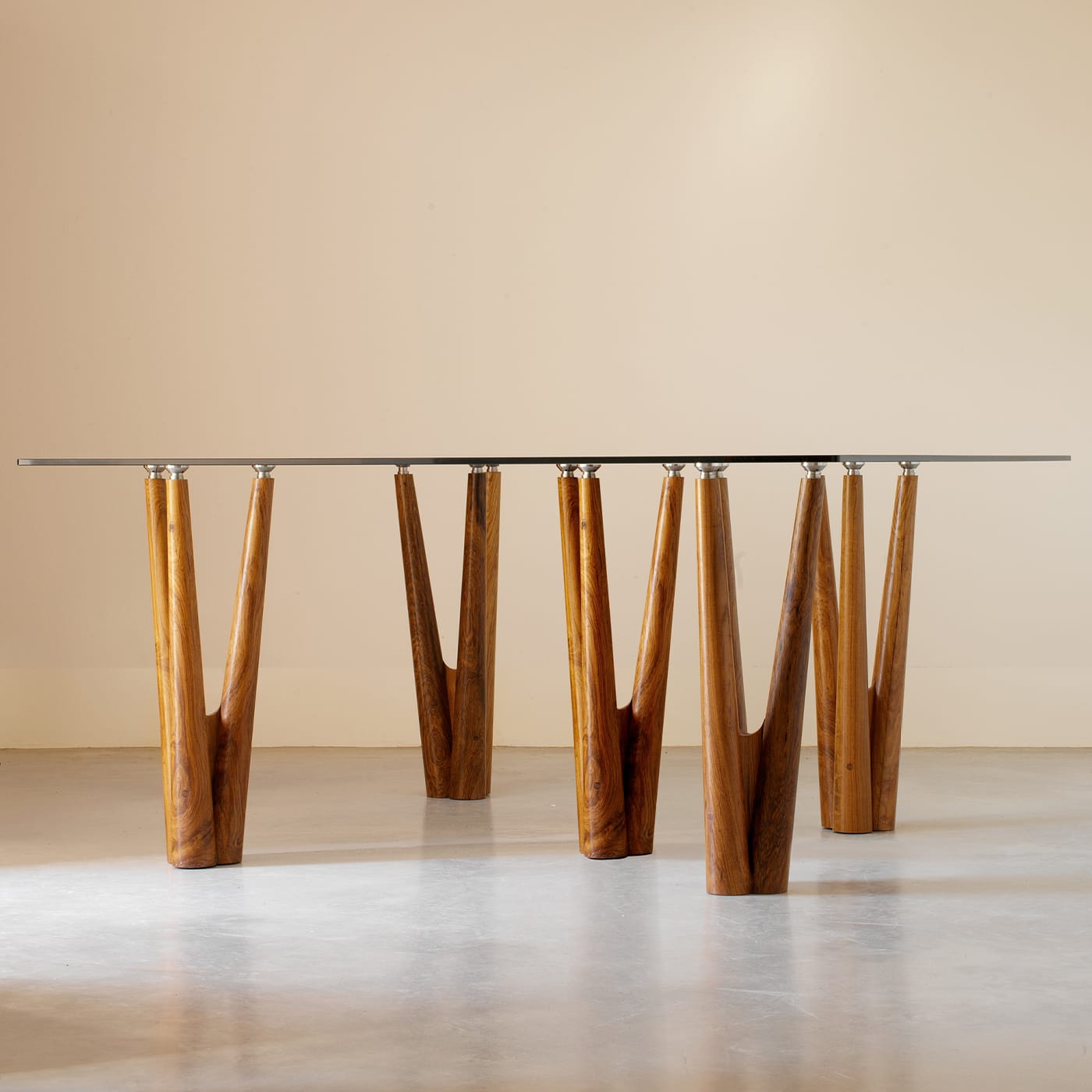 Gaudì Crafted Round Table