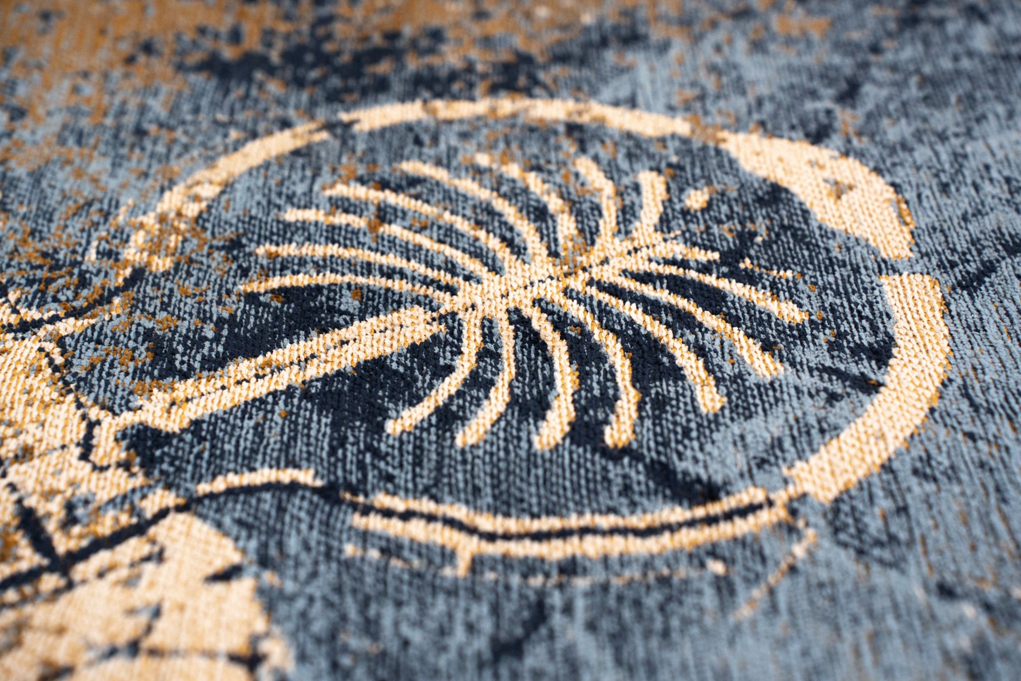 Luxurious Gold Round Rug | Size: Ø 240 cm