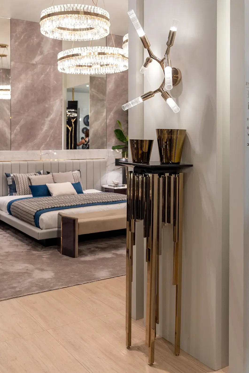 Majestic Column Display
