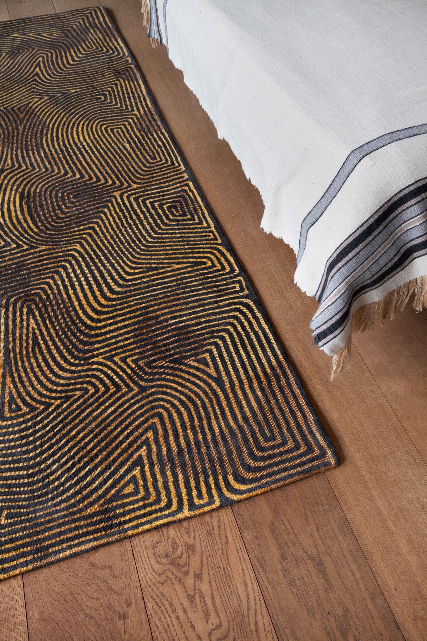 Black Gold Belgian Flatwoven Rug