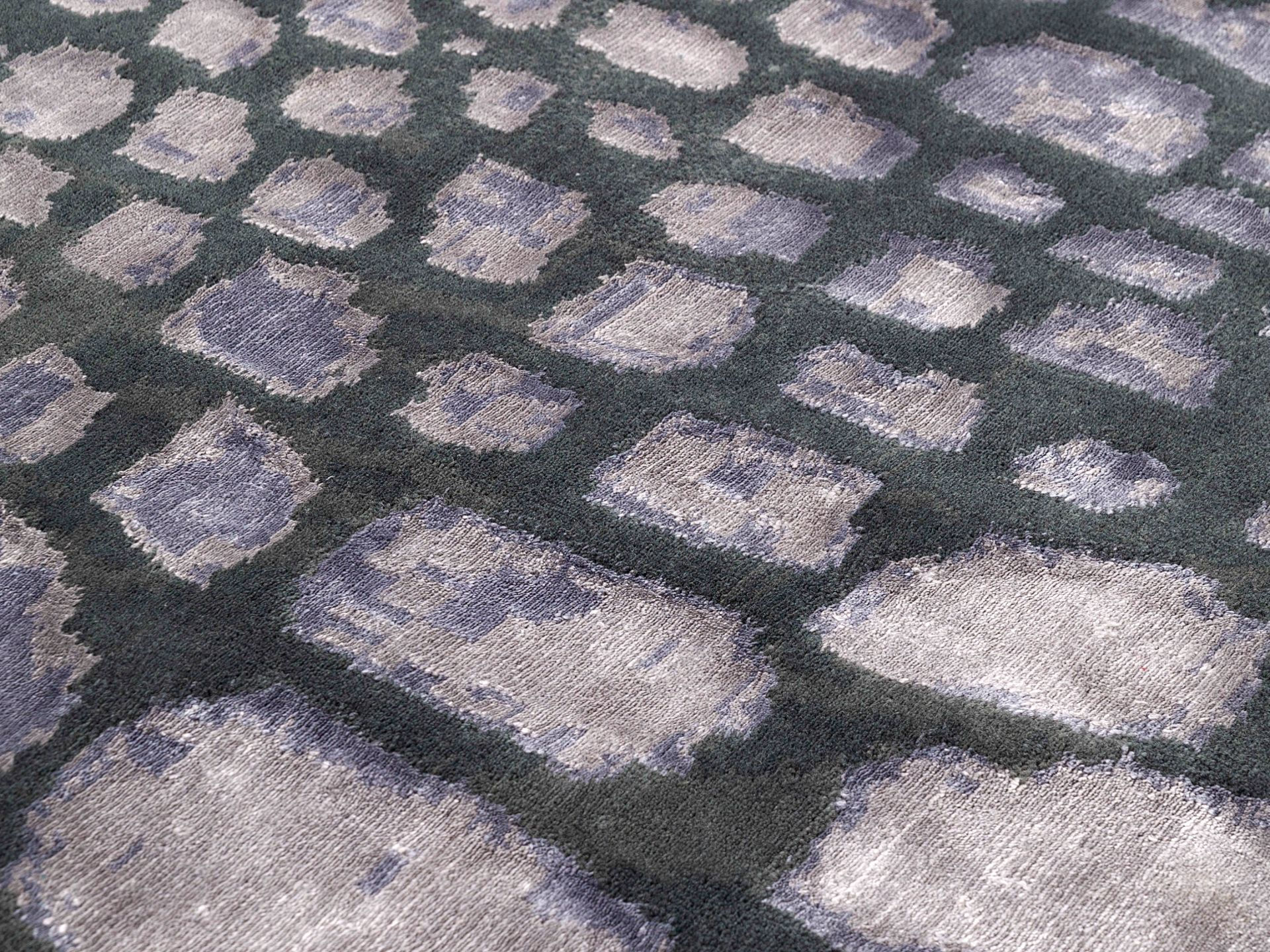 Hand-Knotted Indian Rug | Size: 270 x 360 cm