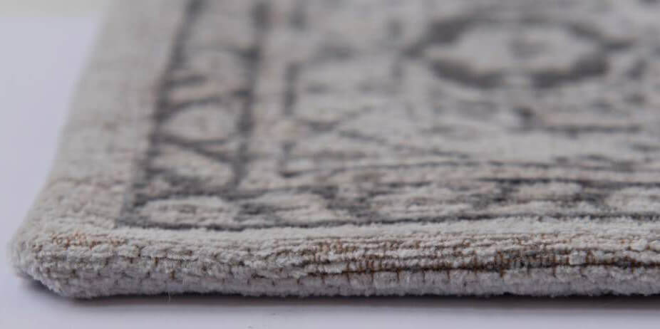 Woodstock White Rug by Louis de Poortere