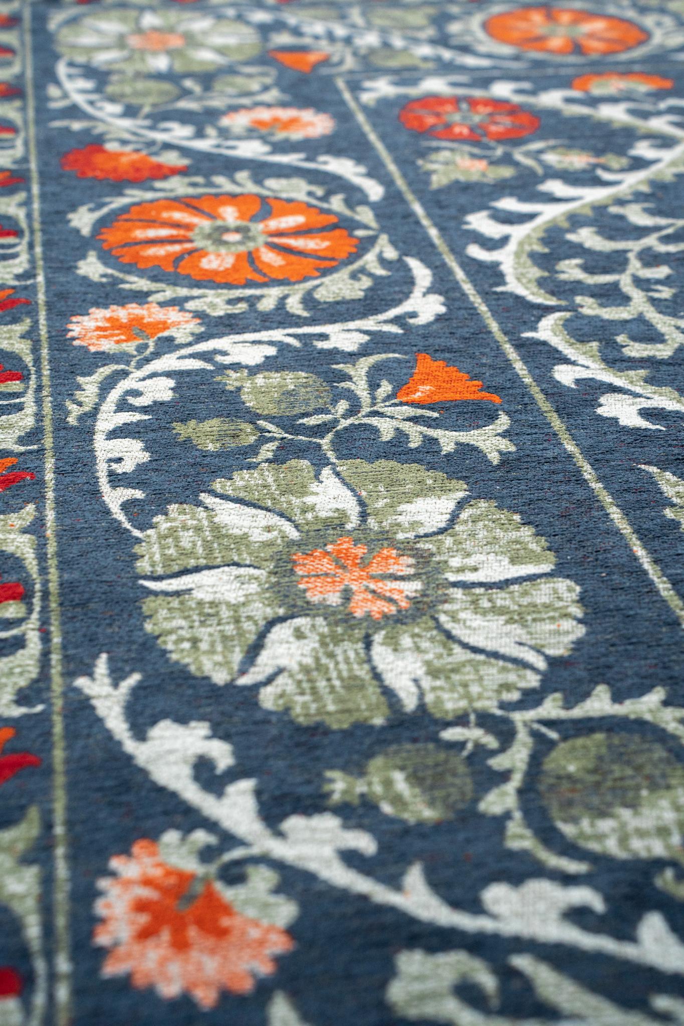 Scandinavian-Inspired Suzani Rug | Size: 280 × 390 cm