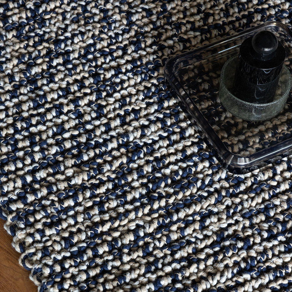 Haven Black Rug | Size: 200 x 300 cm