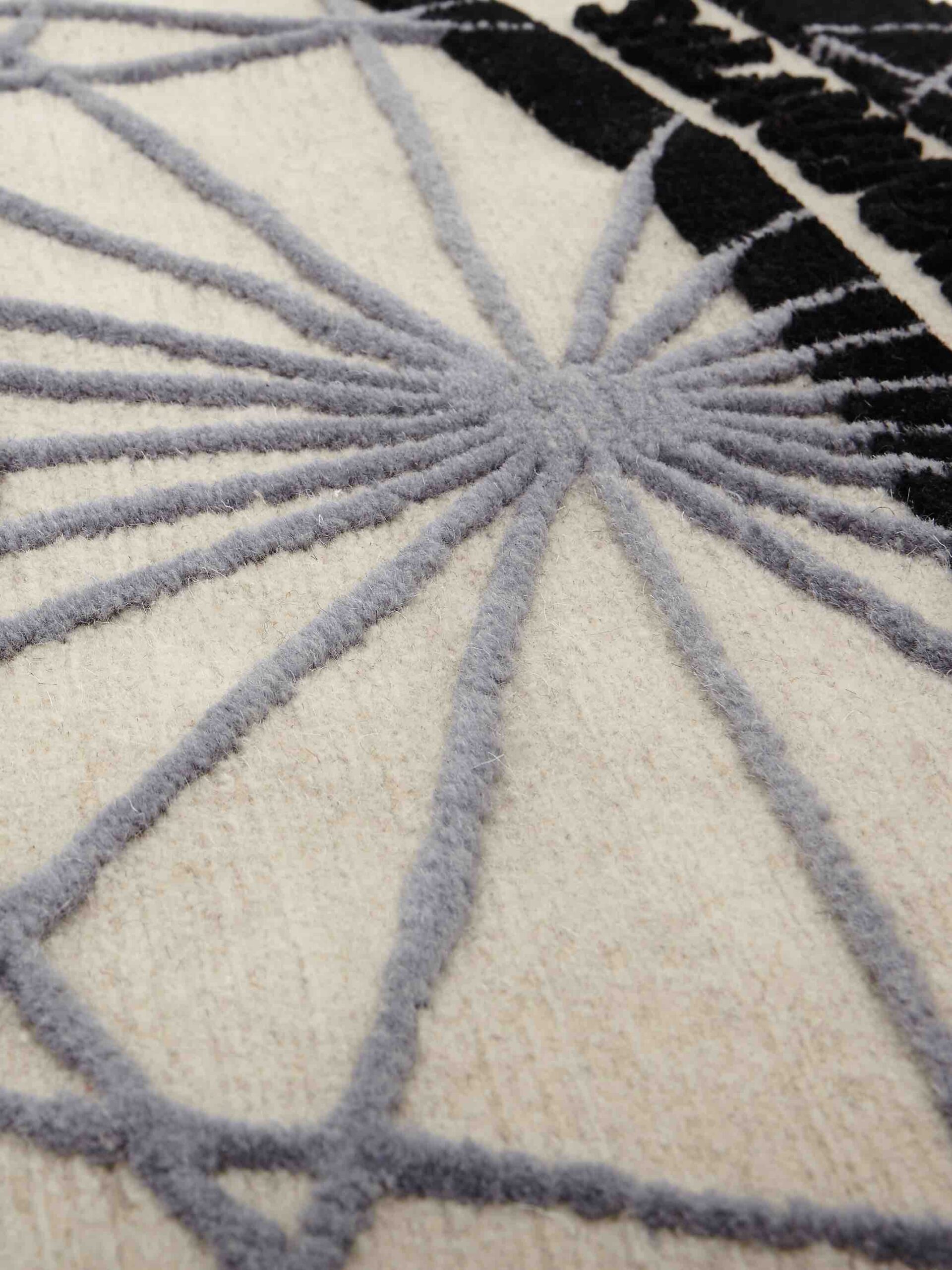 Salamandra Ardentis Agri Round Wool / Bamboo Silk Rug