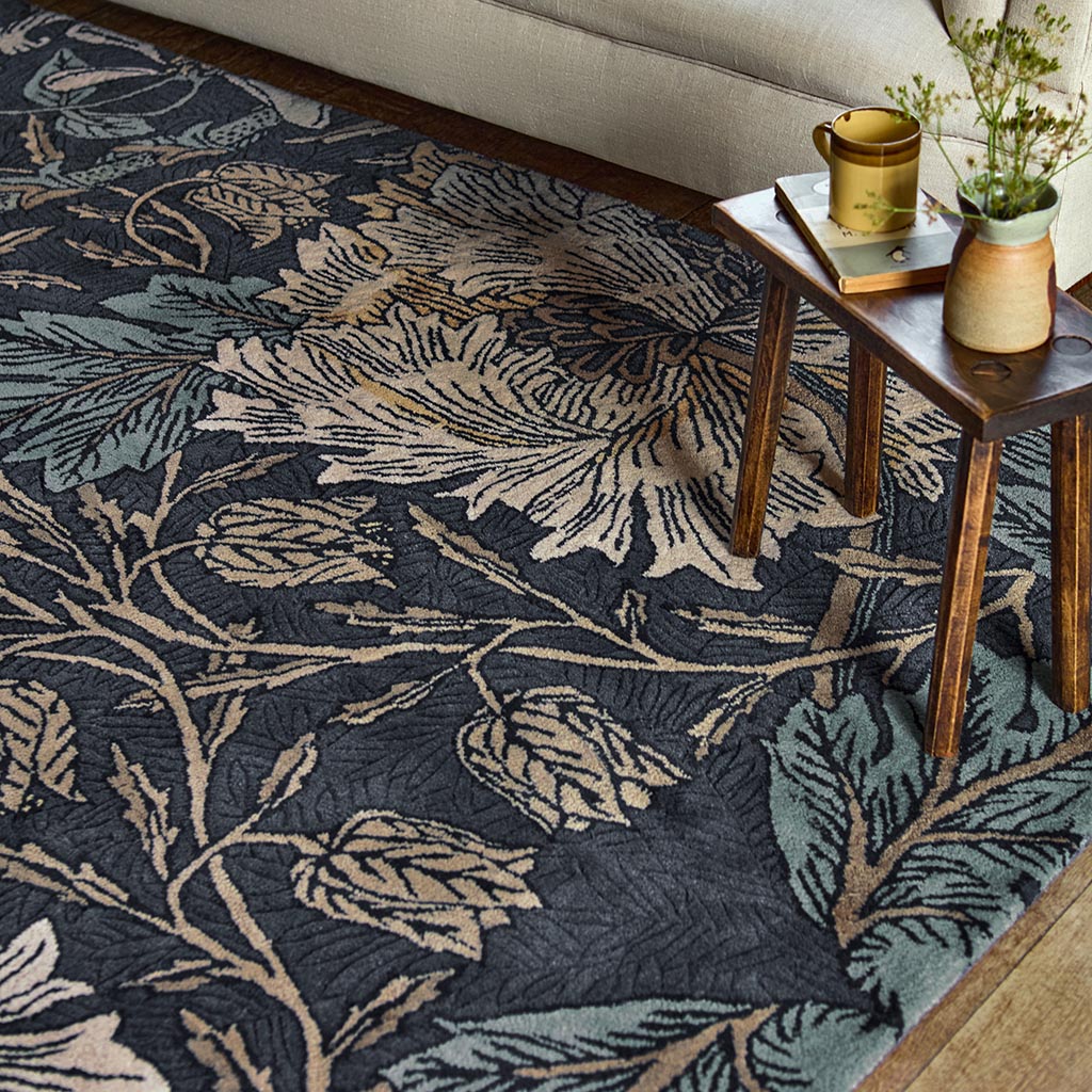 Honeysuckle & Tulip Rug | Size: 200 × 280 cm