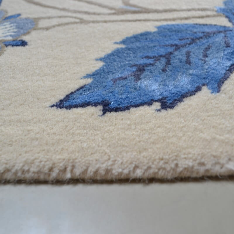 Wild Strawberry Cream Hand-Woven Rug | Size: 200 x 280 cm