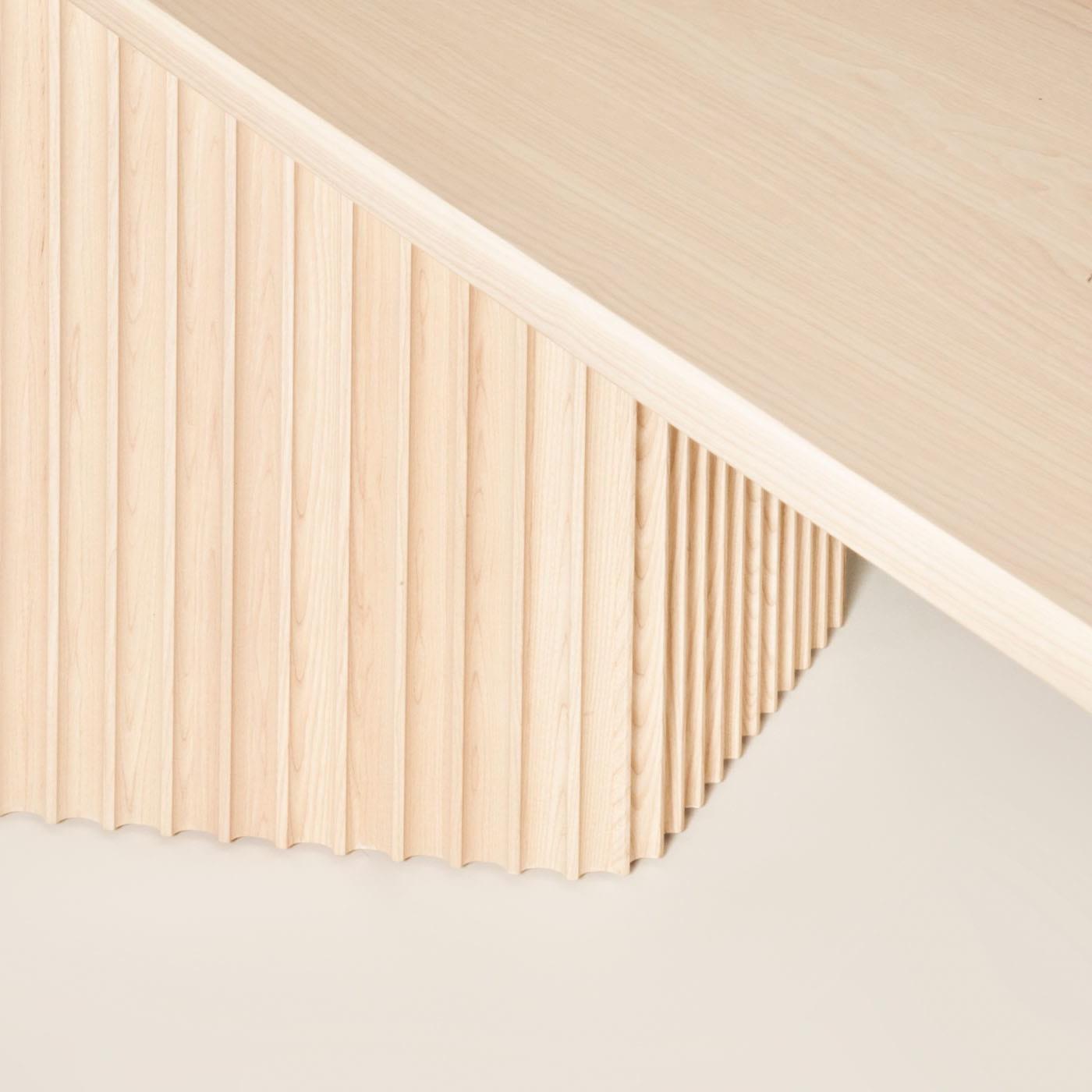 Basalto Handcrafted Table