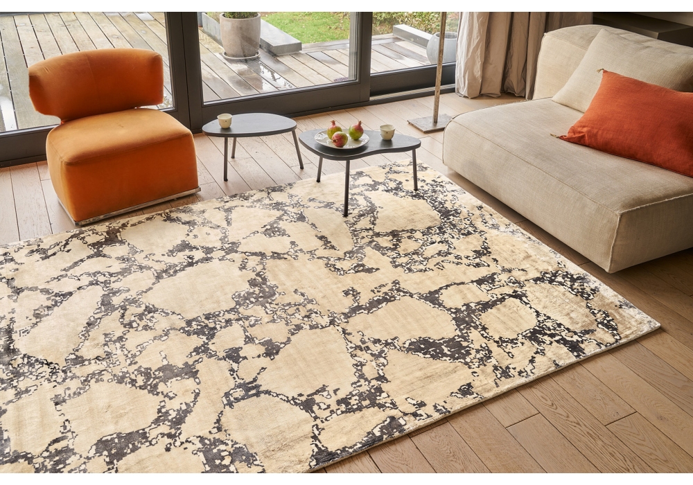 Mica Rug | Size: 250 x 350 cm