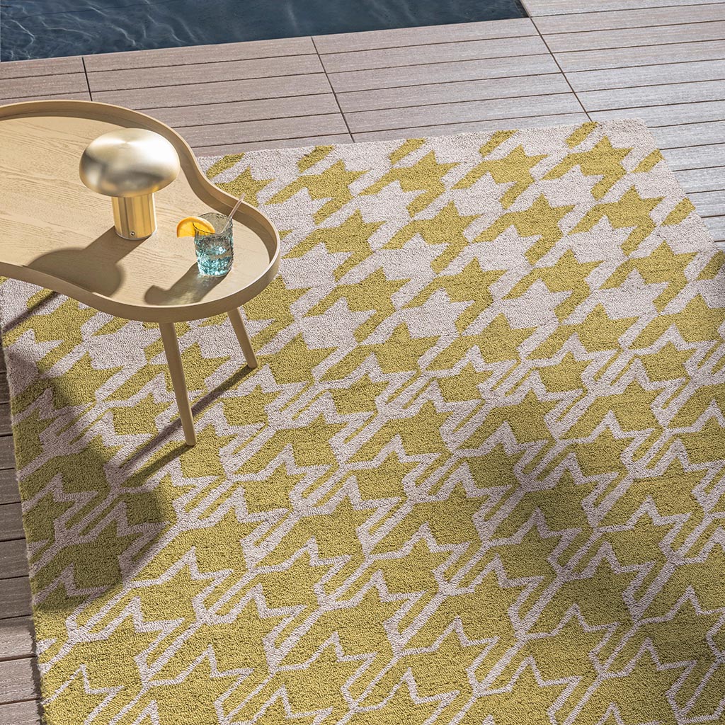 Houndstooth Outdoor Rug | Size: 250 x 350 cm