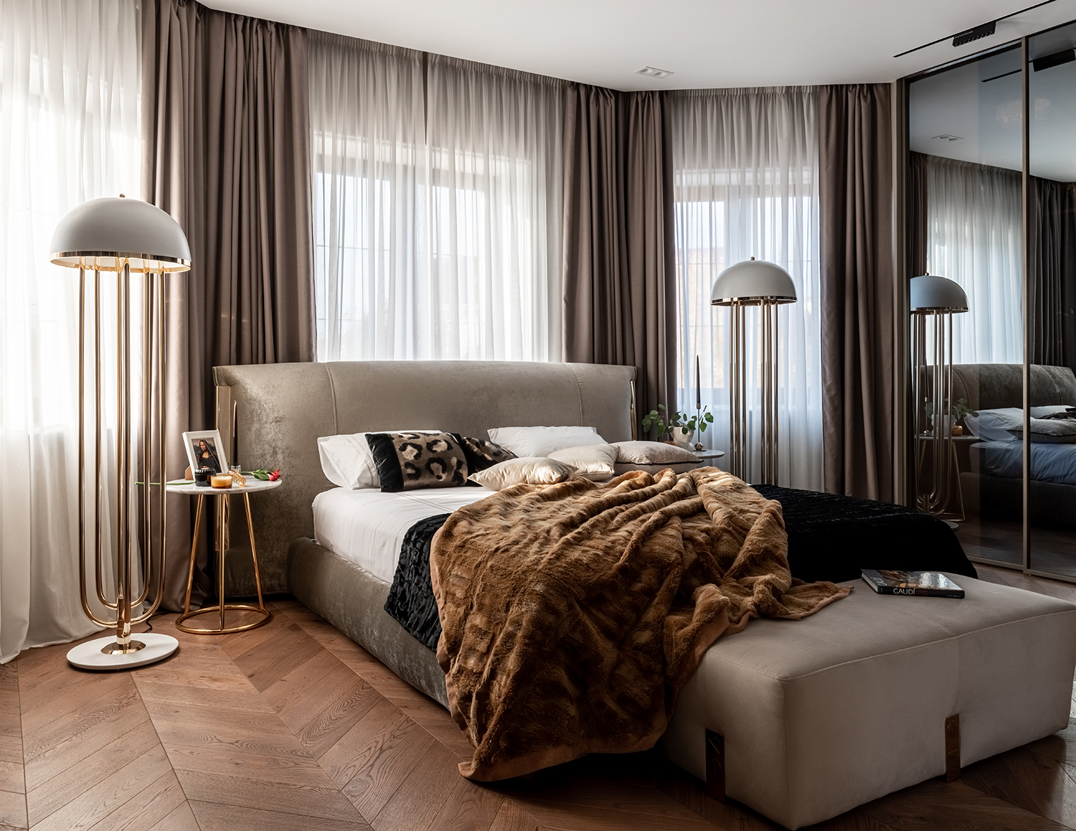 Pirouette Light Floor Lamp - 10