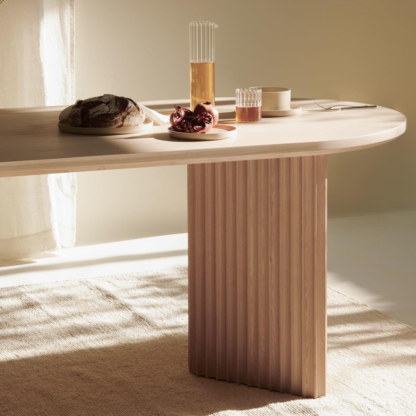 Basalto Handcrafted Table