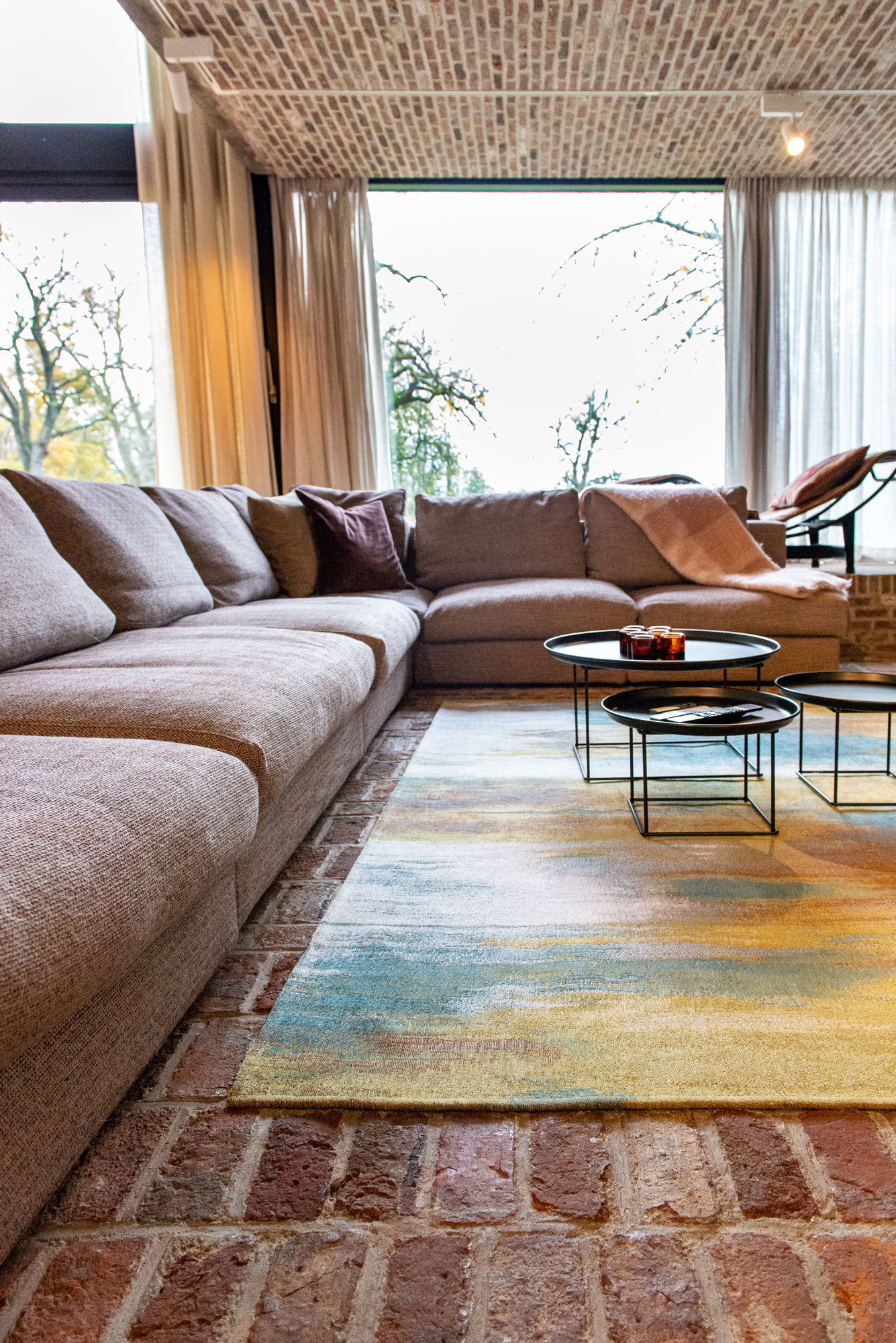 Modern Art Flatwoven Bronze Rug