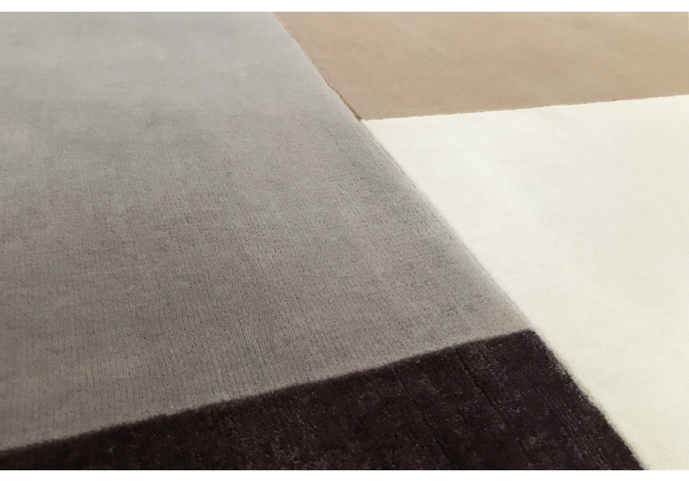 Geometric Viscose / Wool Handwoven Geometric Luxury Rug | Size: 170 x 240 cm