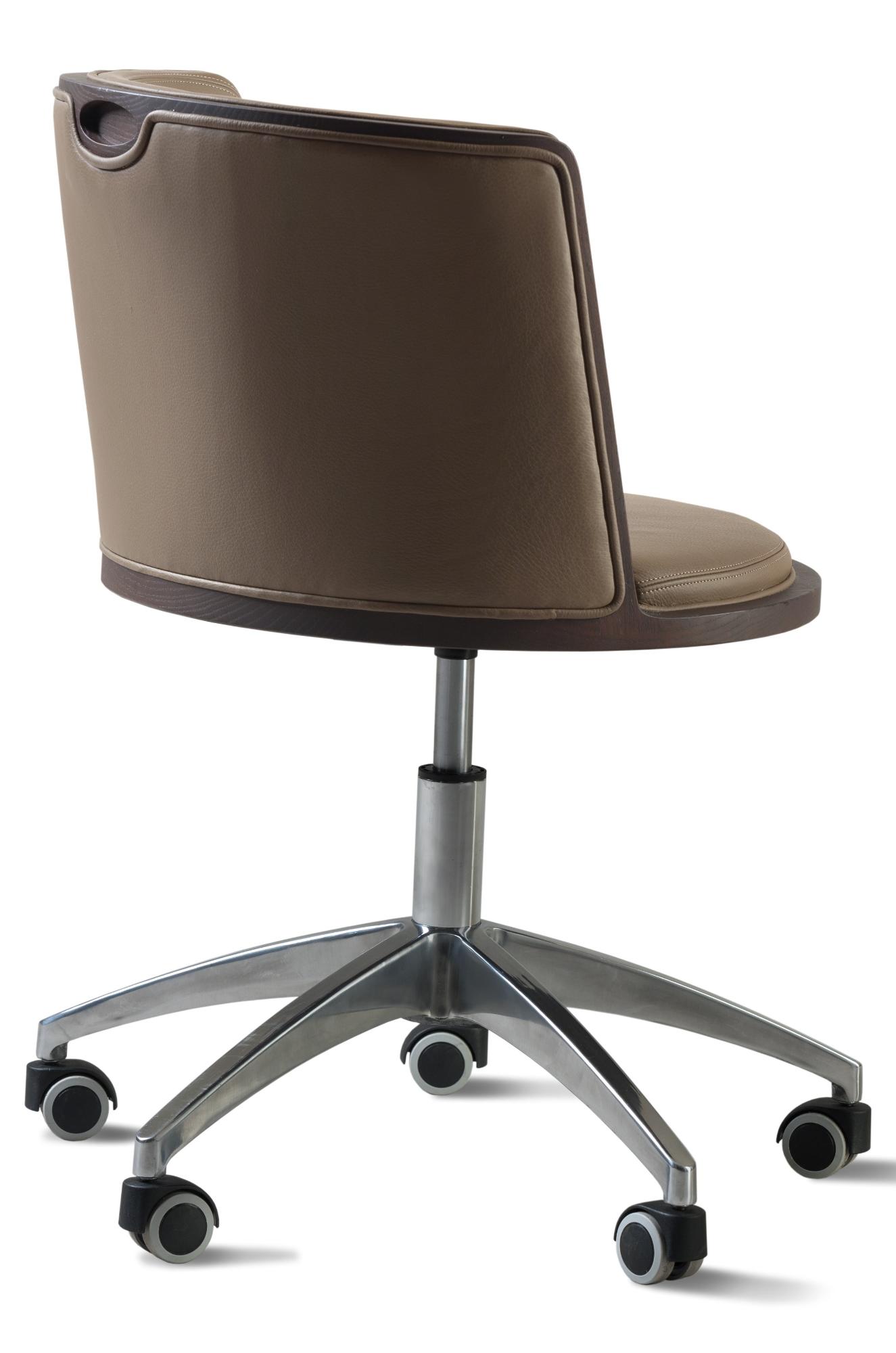 Carambola Brown Handcrafted Office Chair