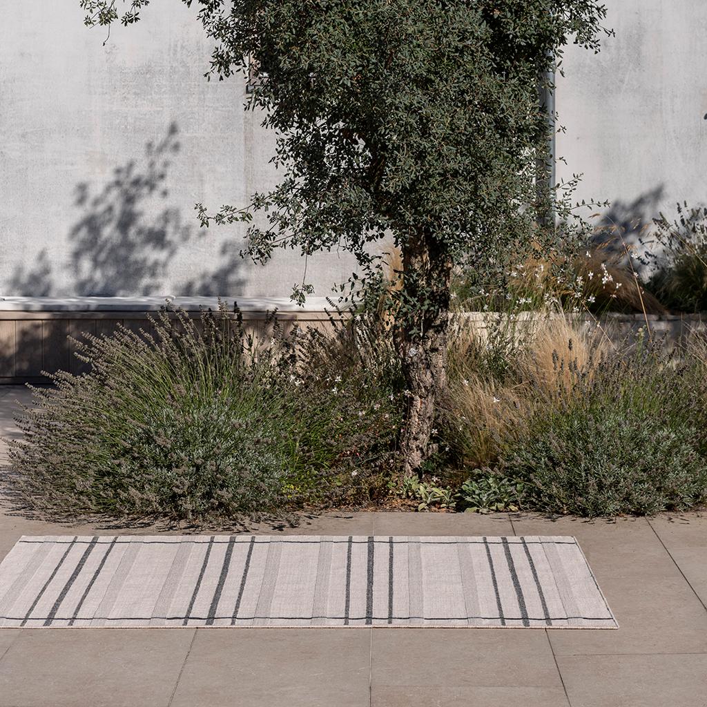Zona Charcoal Line Fresco Rug | Size: 200 x 280 cm