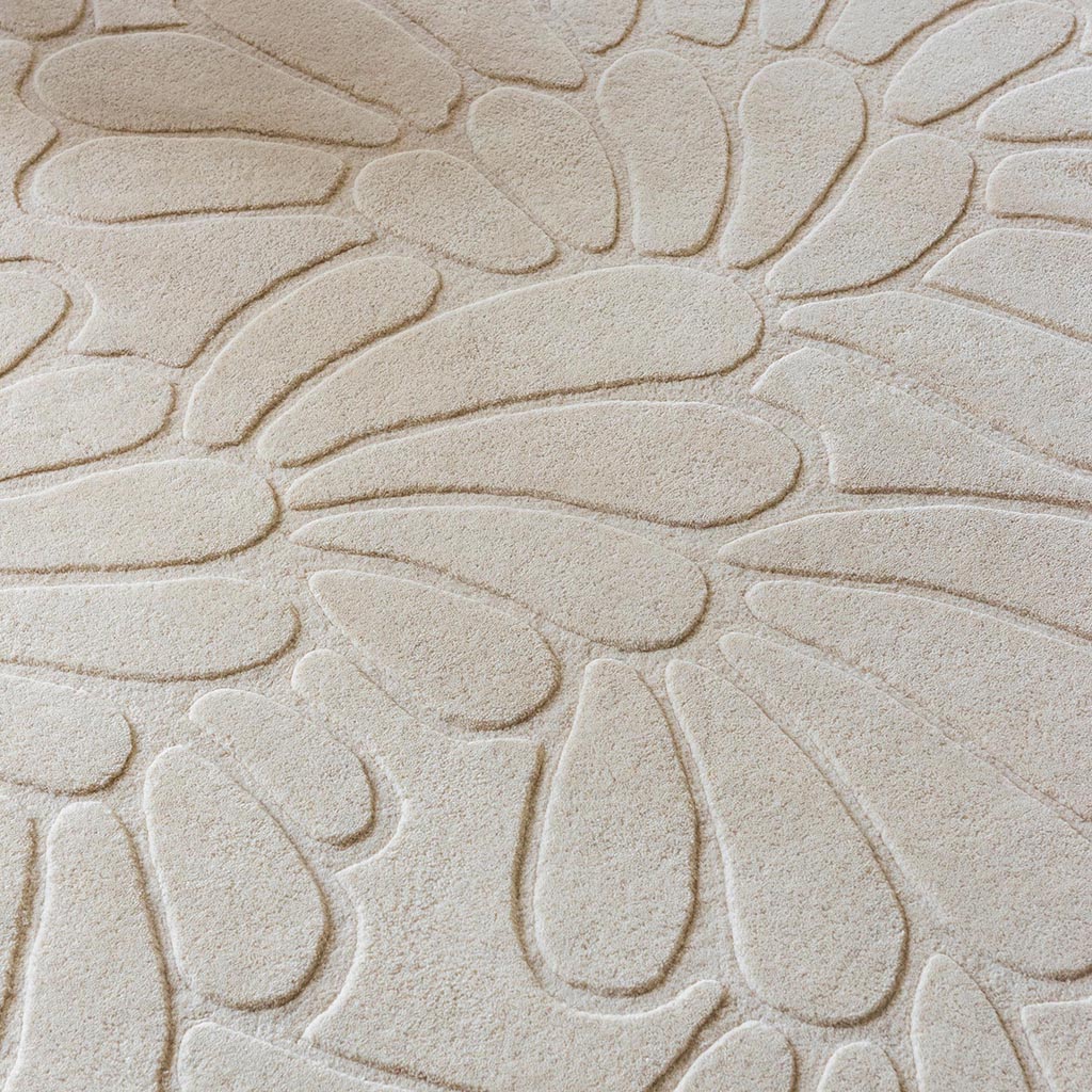 Petal Design Ivory Cream Rug | Size: 250 x 350 cm