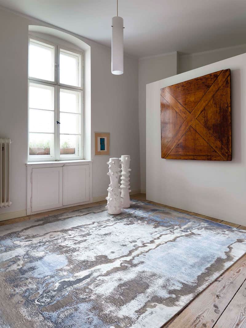Silver / Blue Luxury Silk / Wool Rug