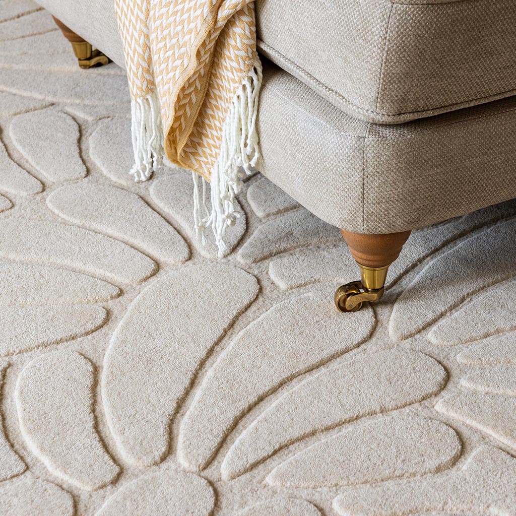Petal Design Ivory Cream Rug | Size: 250 x 350 cm