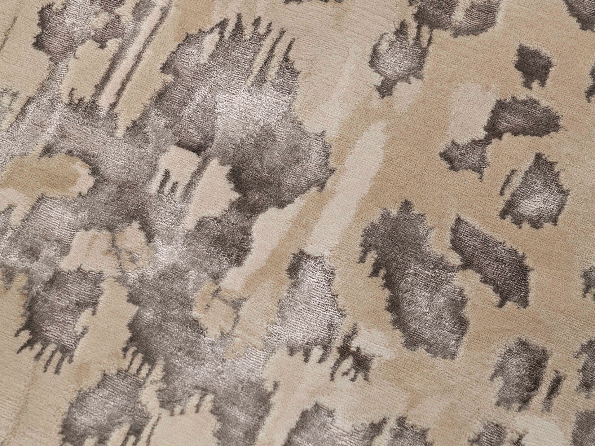 Hand-Knotted Indian Rug | Size: 250 x 300 cm