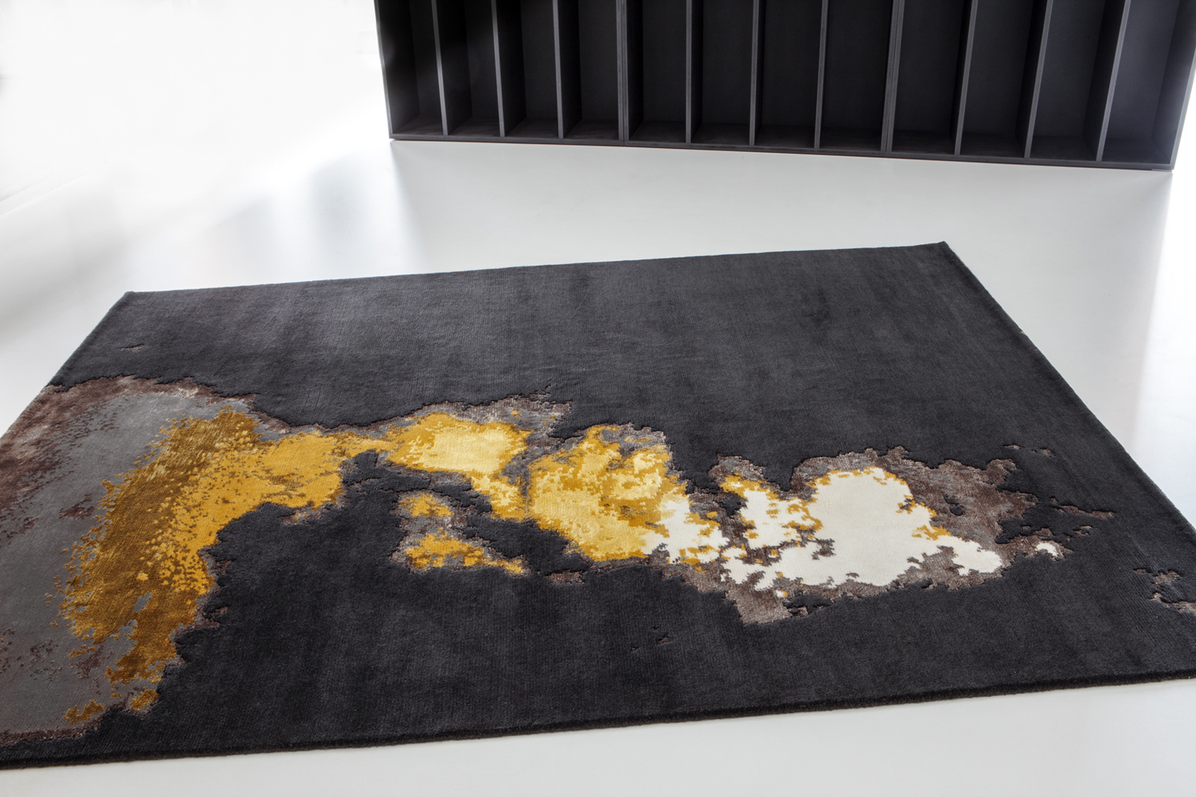 Behind Wool & Viscose Handwoven Luxury Rug | Size: 300 x 400 cm