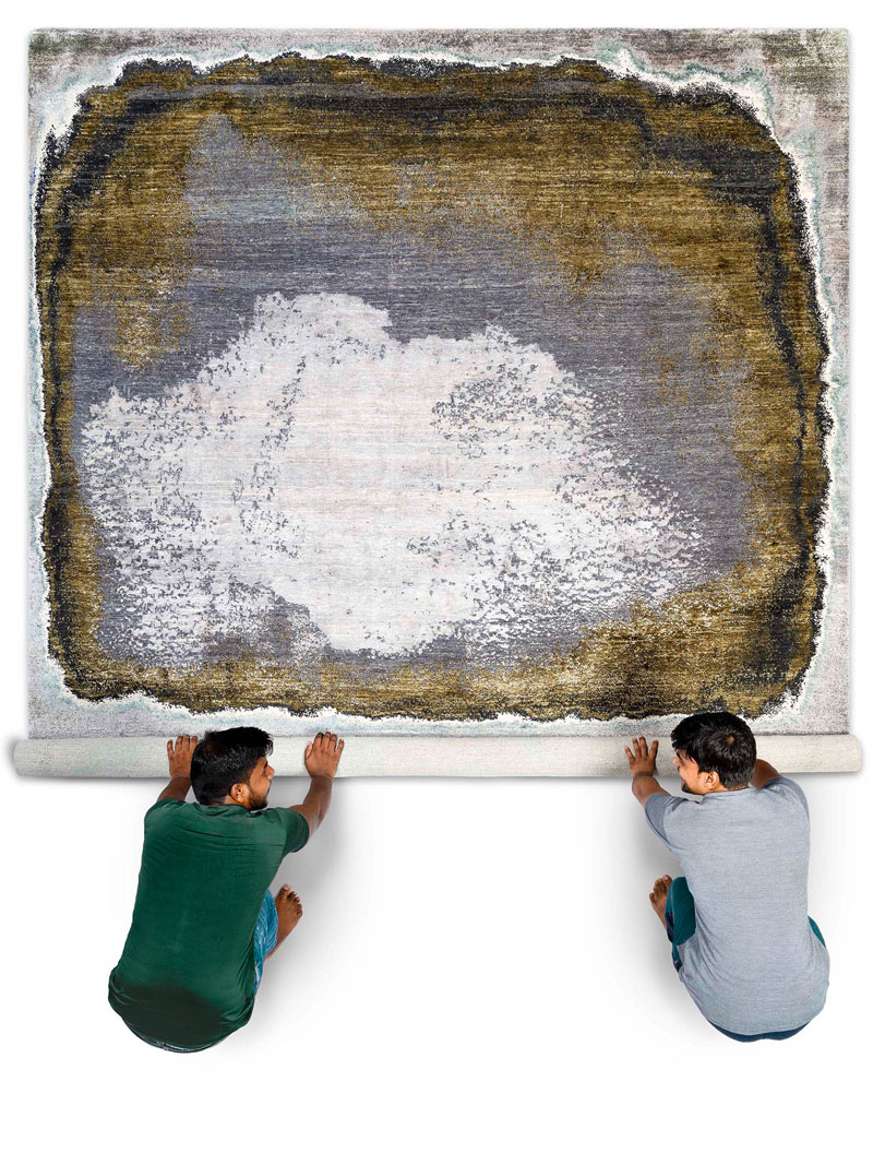 Green Rust Hand-Woven Exquisite Rug