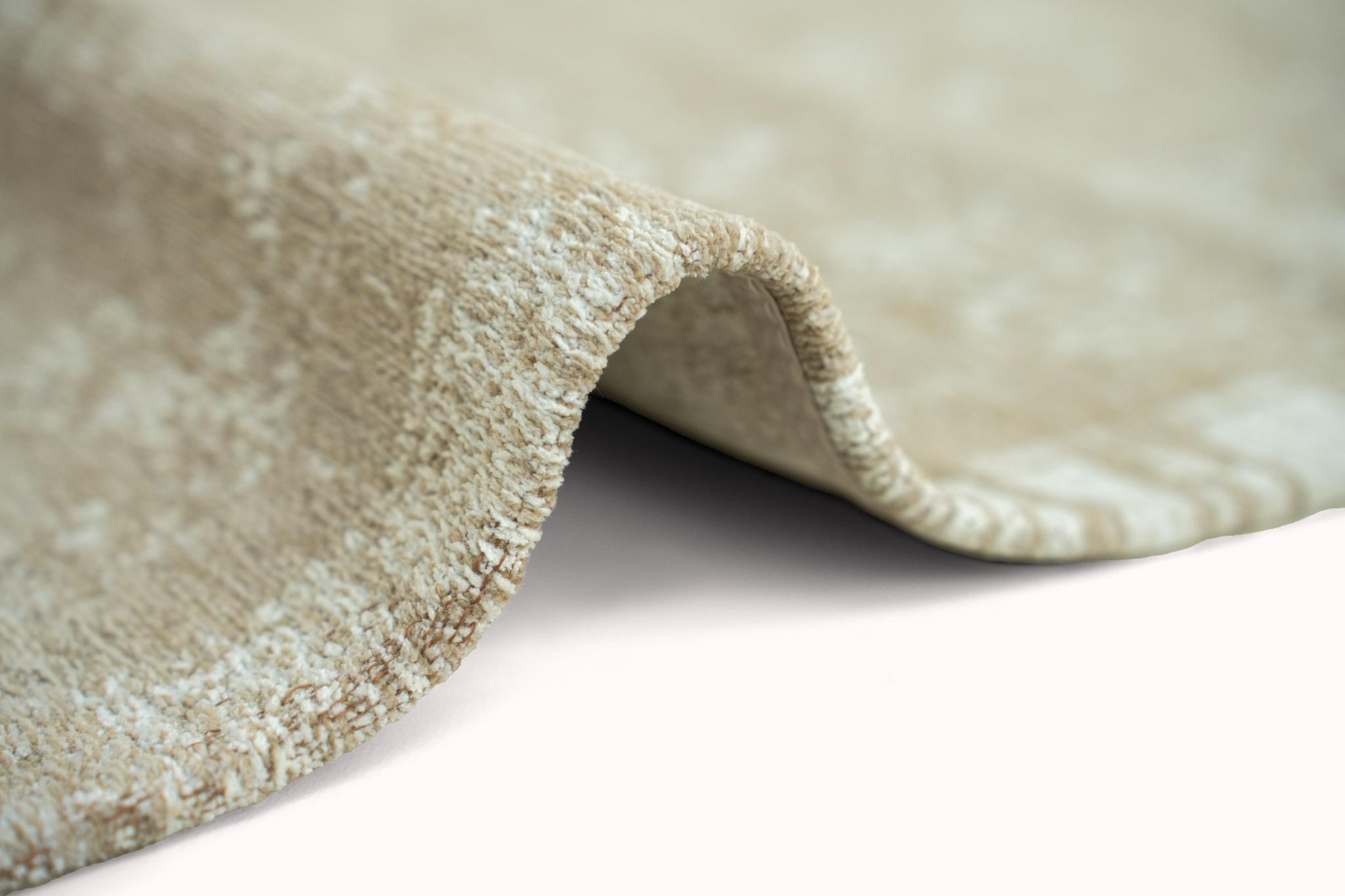 Warm Beige Rug | Size: 280 x 390 cm