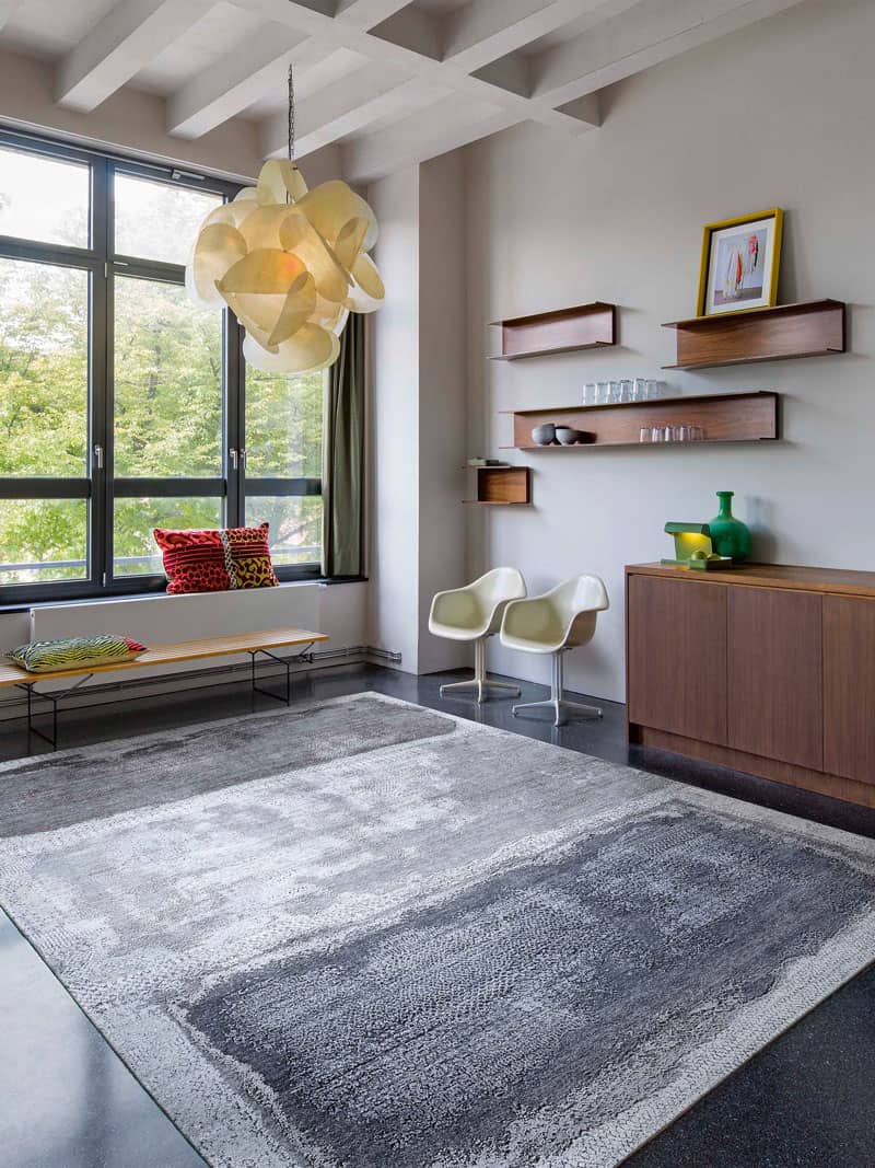 Silver White Grey Hand-Woven Exquisite Rug