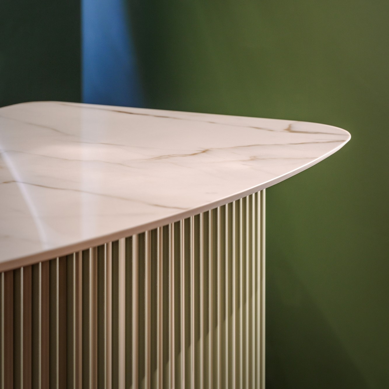 Dry Collector Home Bar with Counter