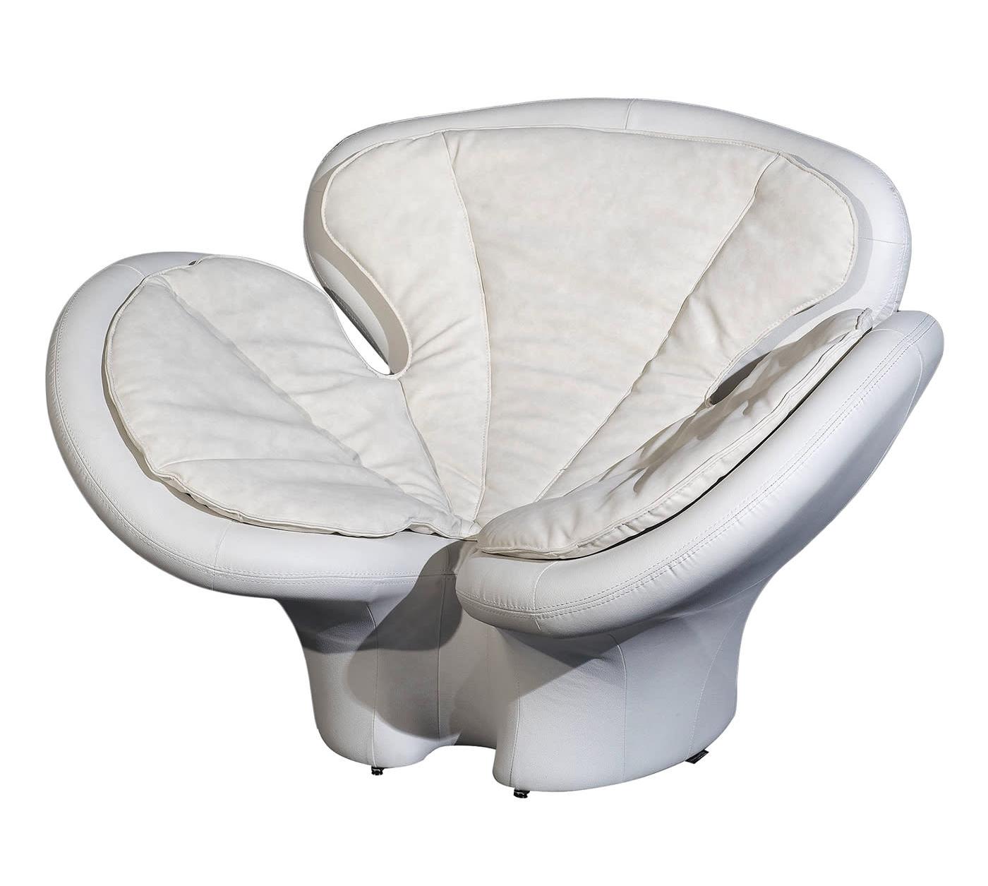 Pansé White Lounge Chair