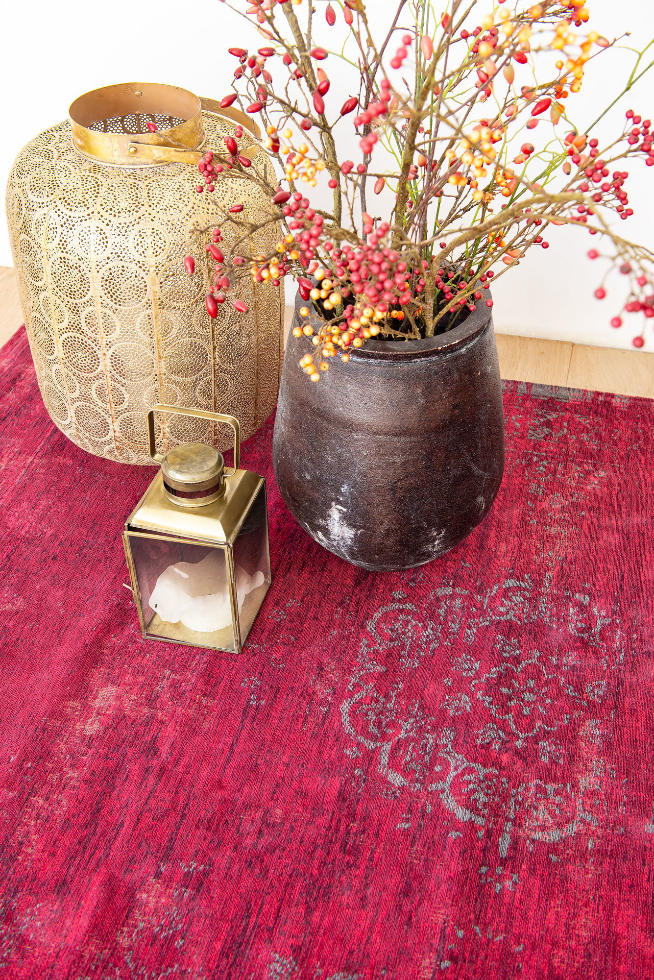 Medallion Red Indoor Rug ☞ Size: 280 x 390 cm
