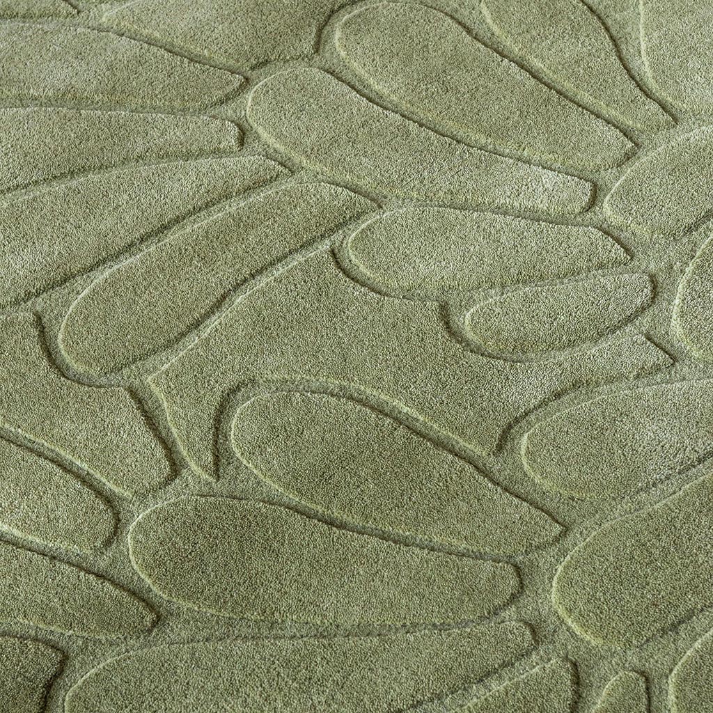 Petal Design Hedgerow Green Rug | Size: 200 x 280 cm