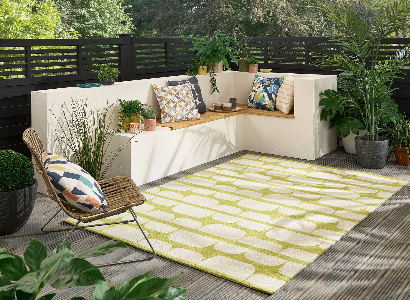 Sunshine Outdoor Hand-Woven Rug