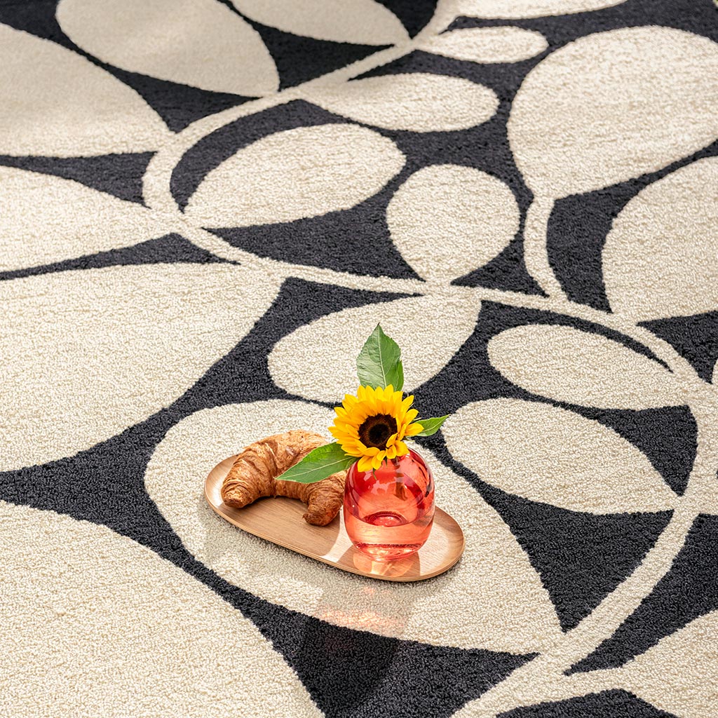 Maple Black Outdoor Rug | Size: 160 x 230 cm