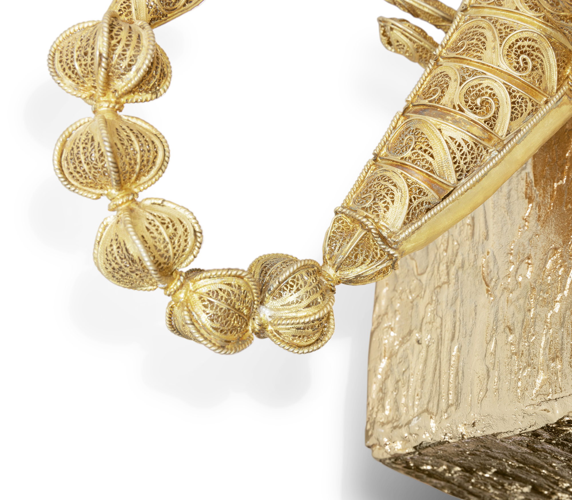Aurora Filigree Scorpion Wall Lamp
