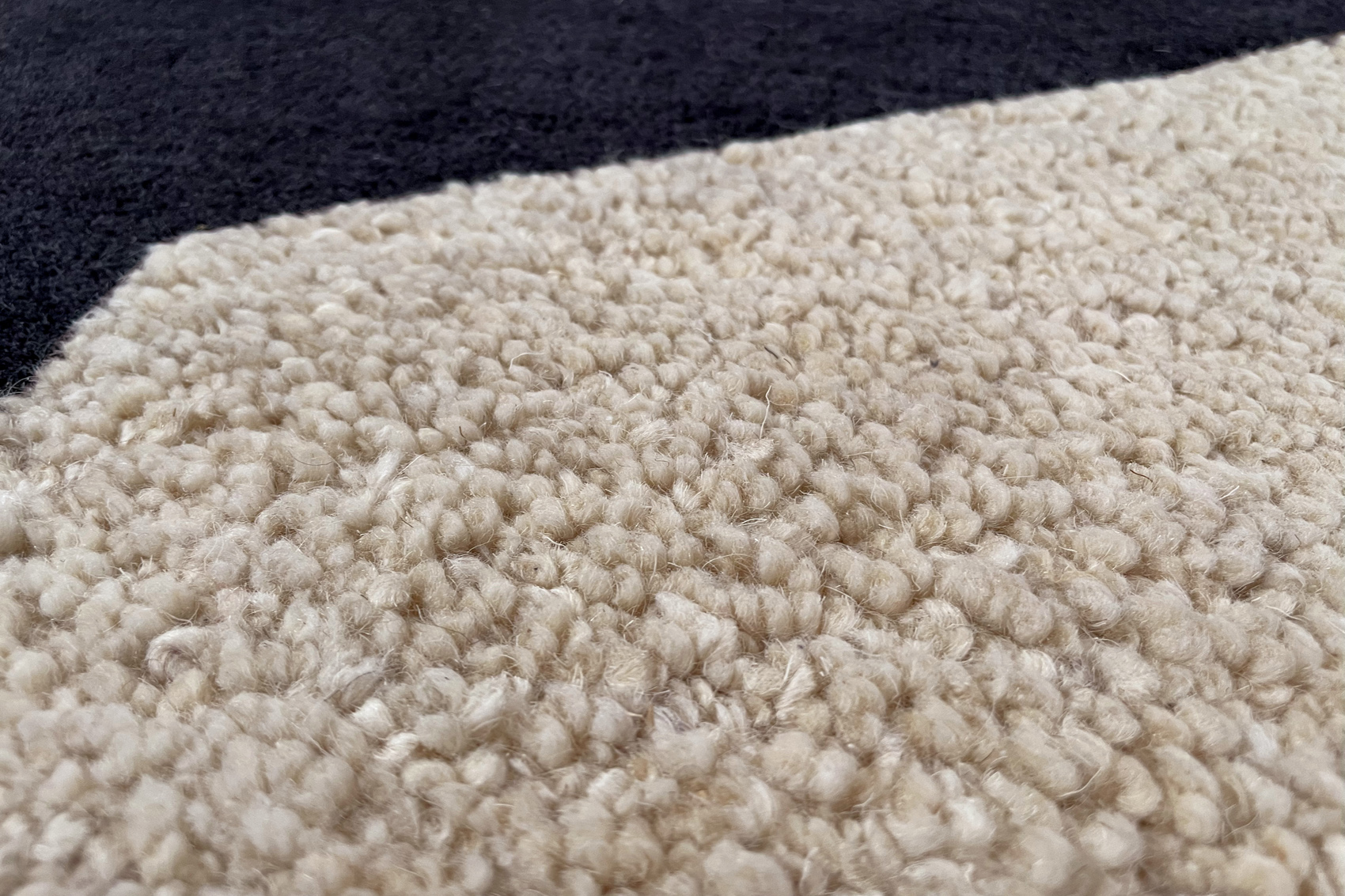Wool Beige & Black Hand-woven Luxury Rug | Size: 300 x 400 cm