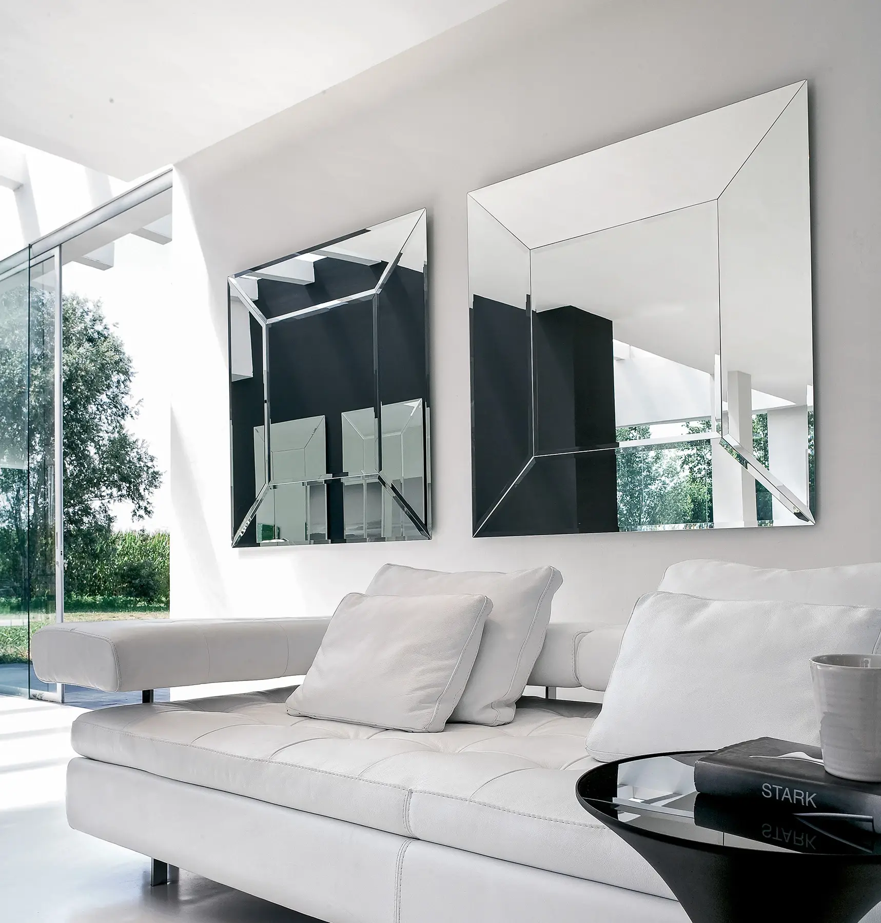 Costantia Mirror