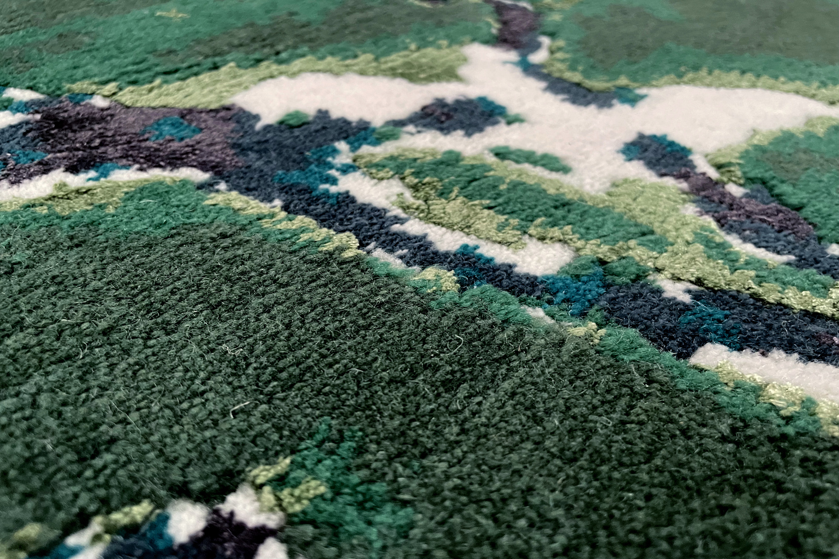 Gem Wool & Viscose Handwoven Luxury Rug | Size: 170 x 240 cm
