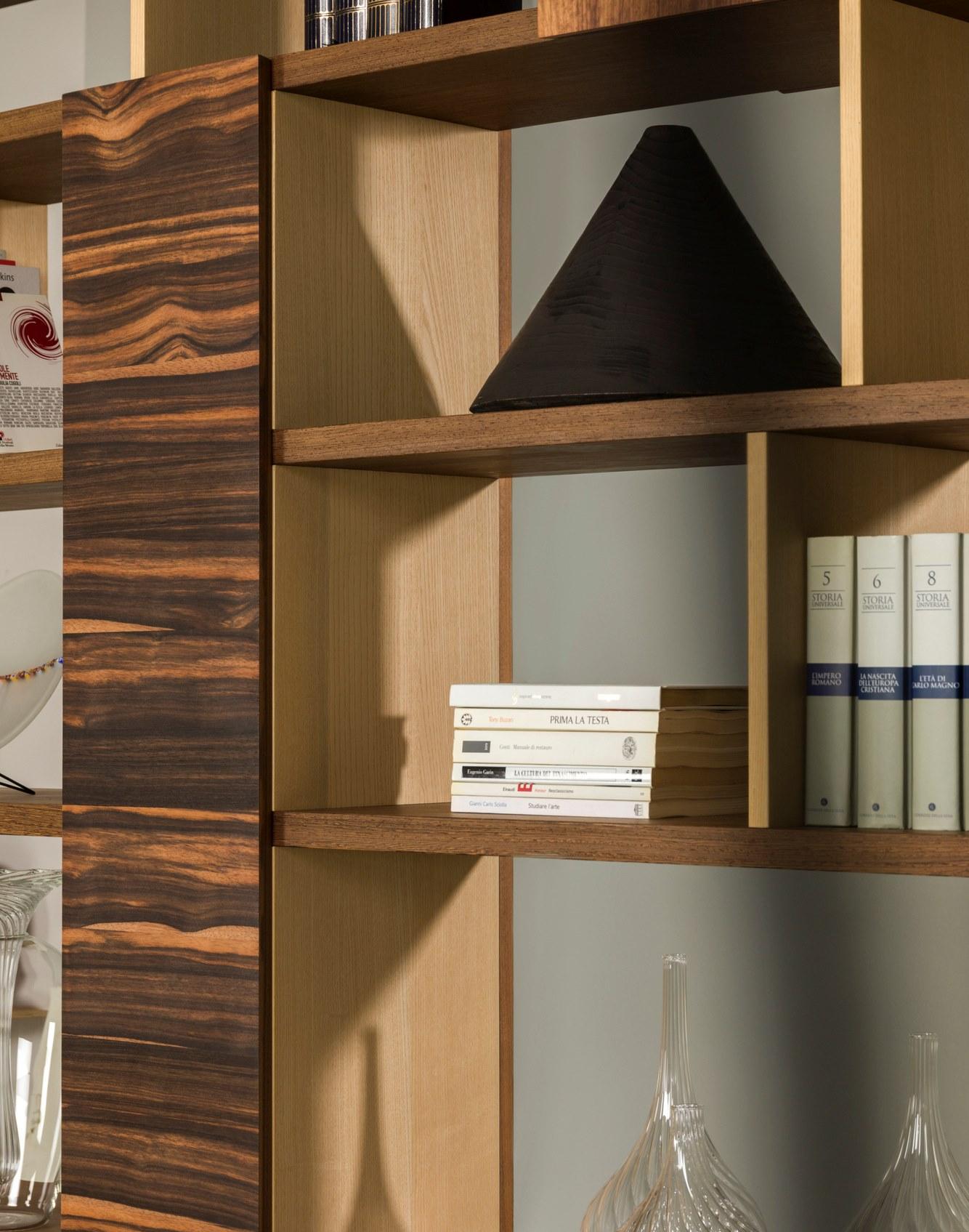 Babilonia Italian Bookcase