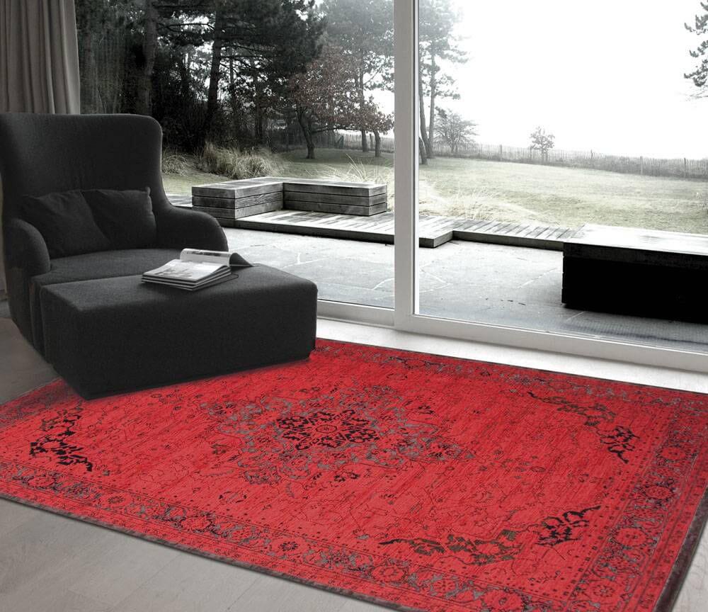 Heriz Antique Scarlet Rug by Louis de Poortere | Size: 140 x 200 cm