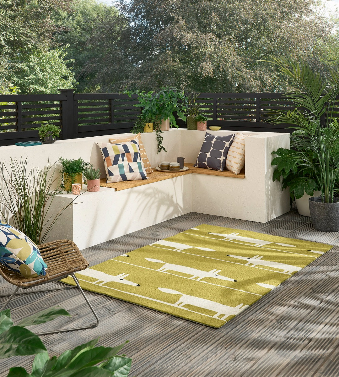 Fox Chai Outdoor Hand-Woven Rug