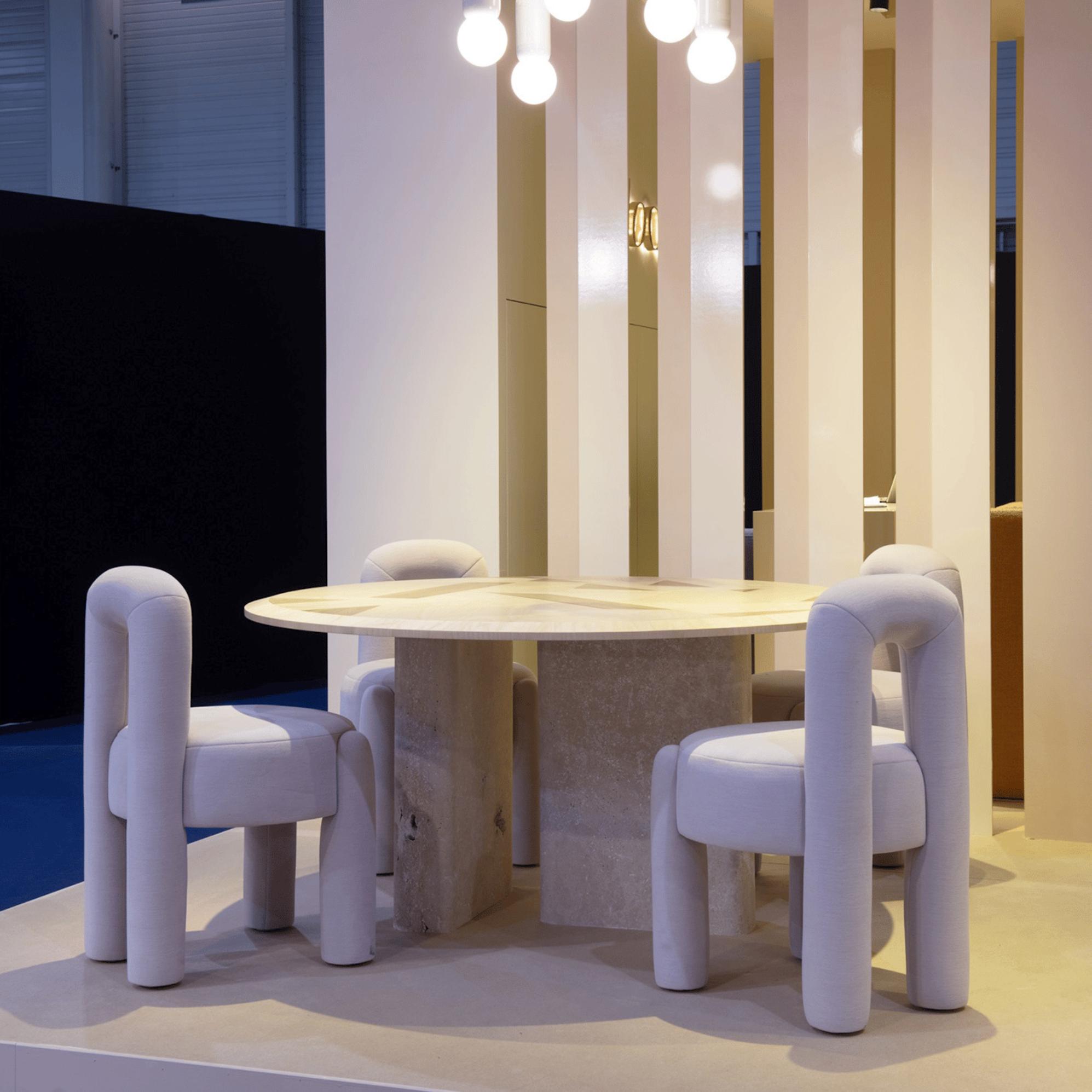 L'Anamour Round Table