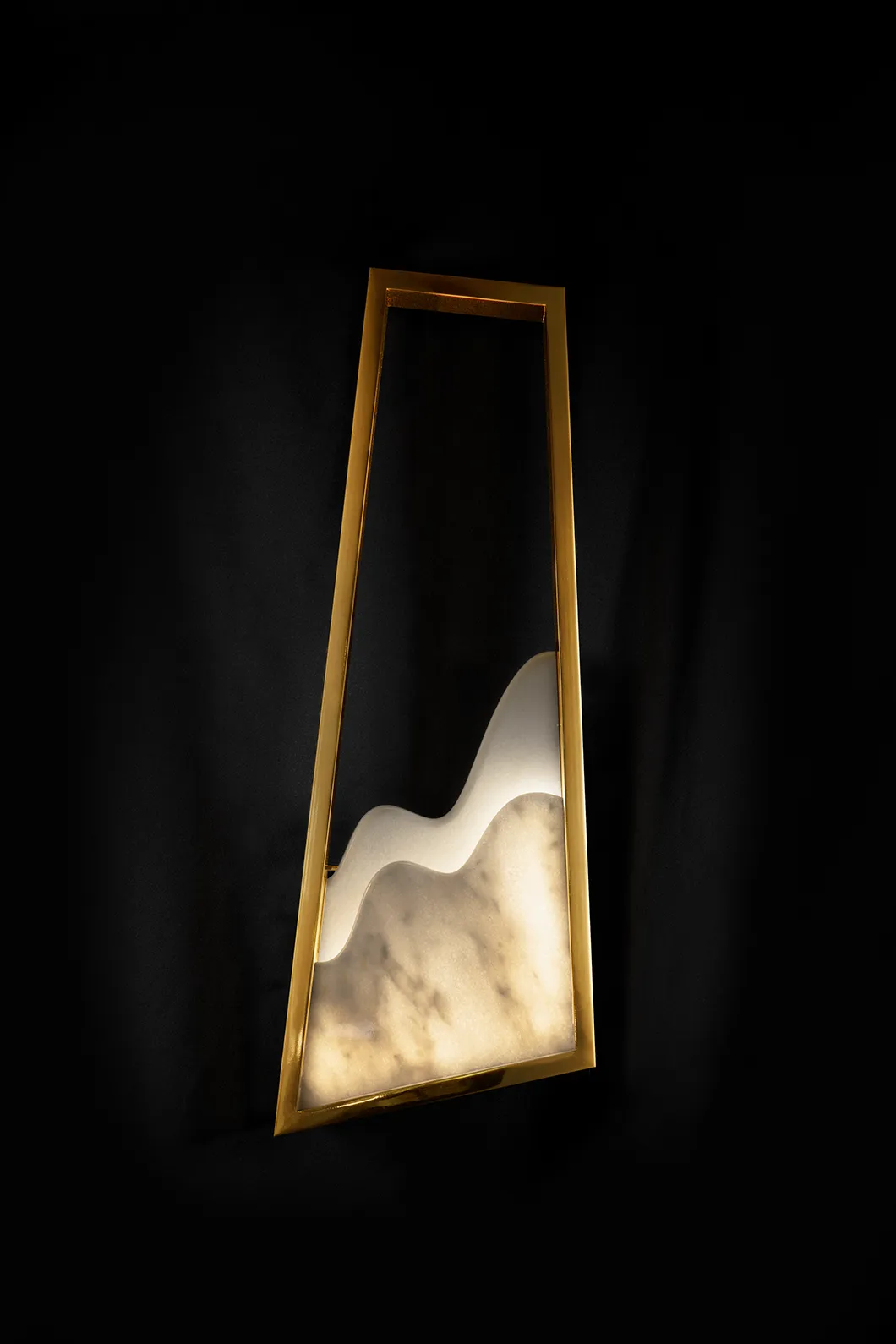 Noble Aura Wall Lamp