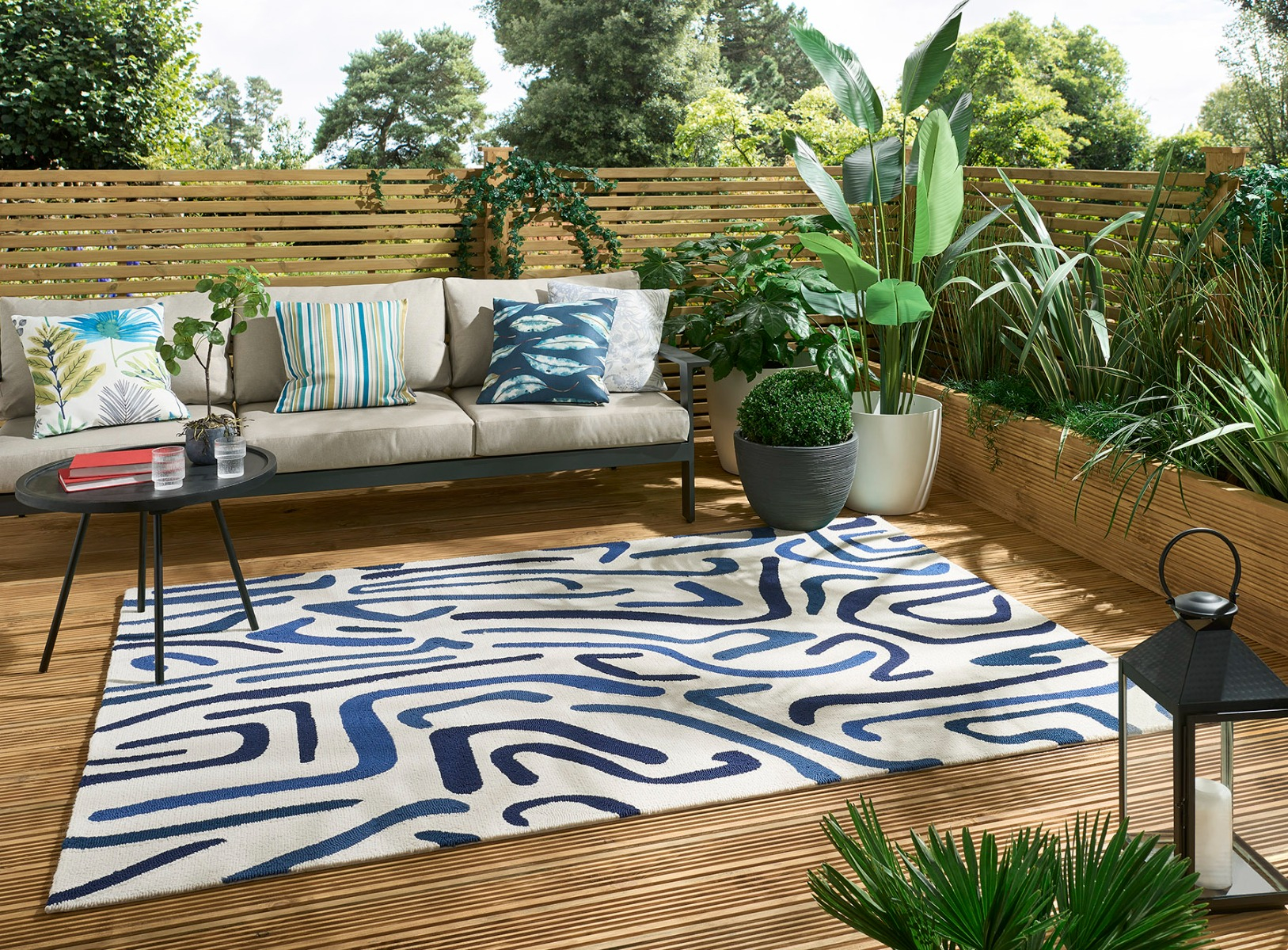 Hand-Tufted Outdoor Indian Rug