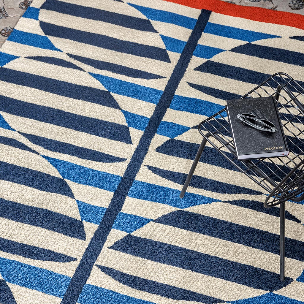 Striped Branch Azure Outdoor Rug | Size: 140 x 200 cm