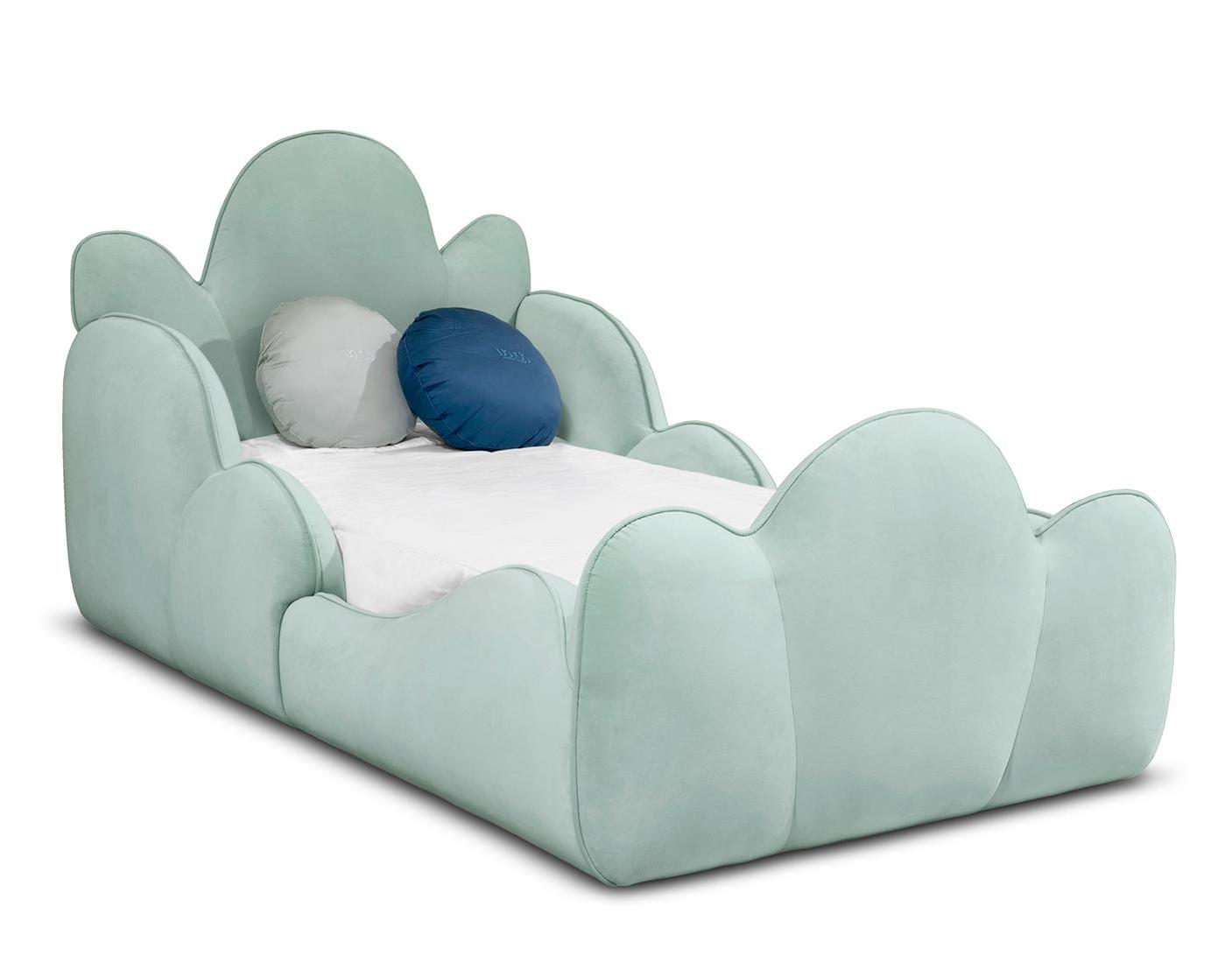 Regal Haven Elegant Bed | Mattress Size: 150 x 200 cm