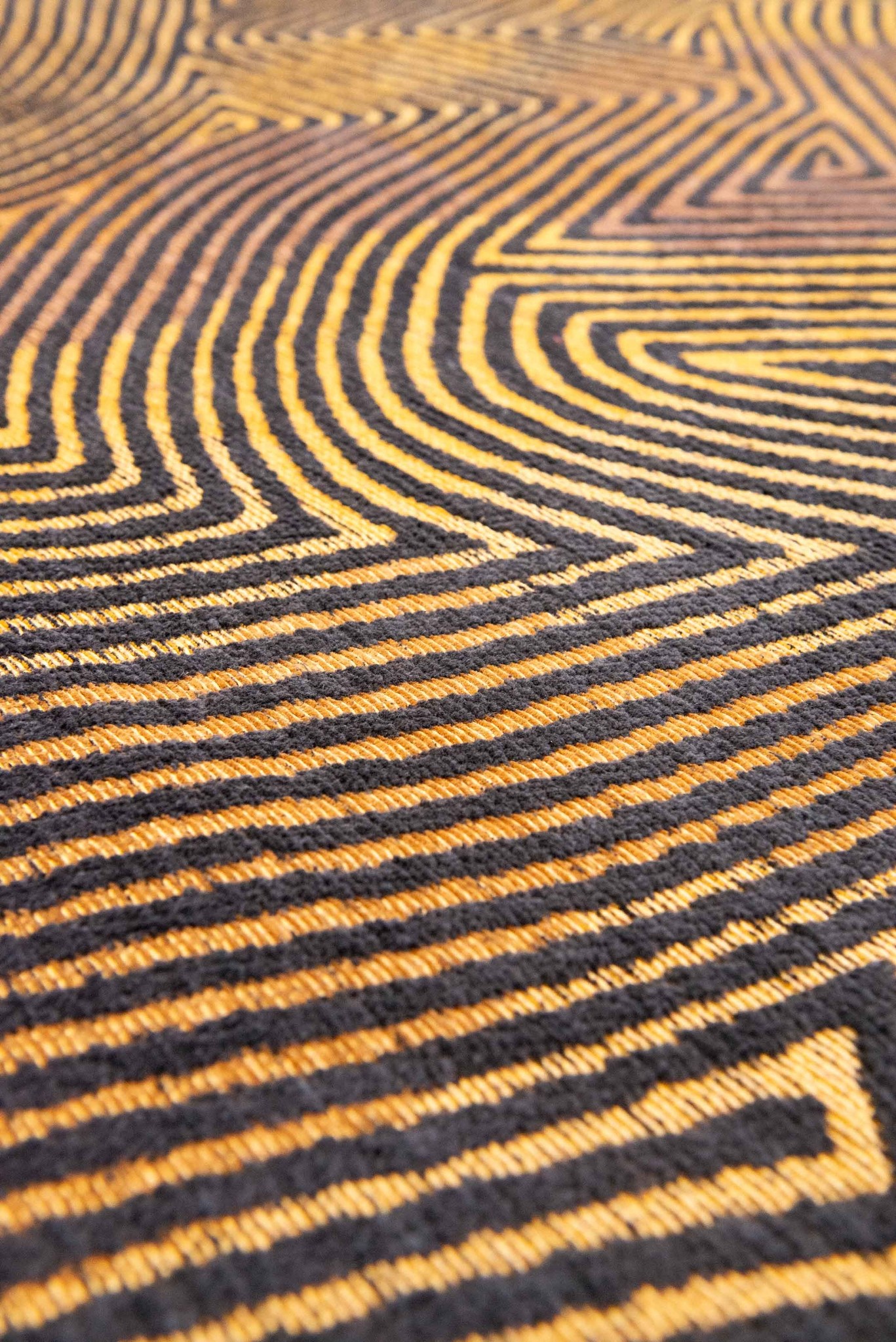 Black Gold Belgian Flatwoven Rug