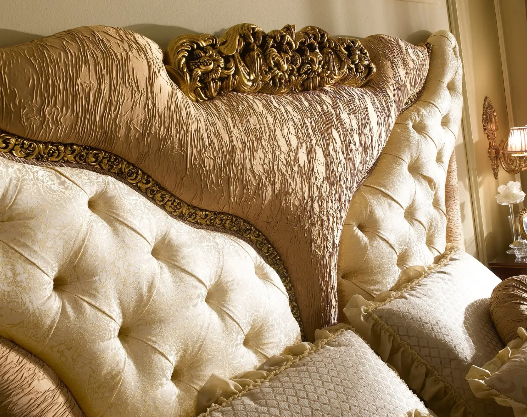 Premium Bed with Luxurious Headboard | Mattress Size: 200 x 200 cm
