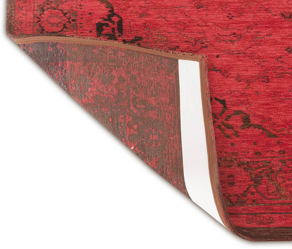 Heriz Antique Scarlet Rug by Louis de Poortere | Size: 140 x 200 cm