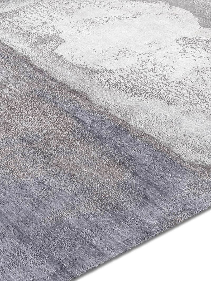 White Silver Hand-Knotted Wool / Silk Rug | Size: 122 x 183 cm